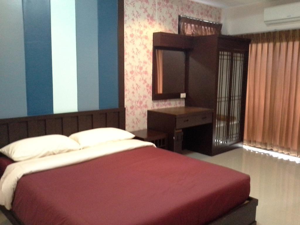 Tokyo Country Inn Накхонратчасіма Екстер'єр фото